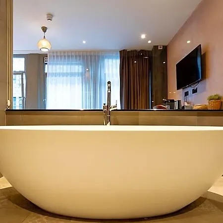 Dream Hotel