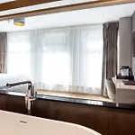 Dream Hotel 3*