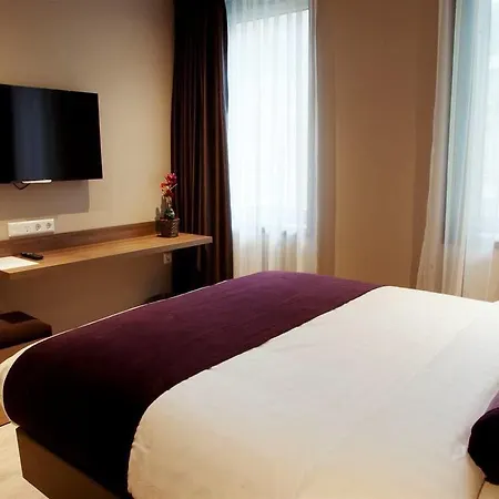 Dream Hotel